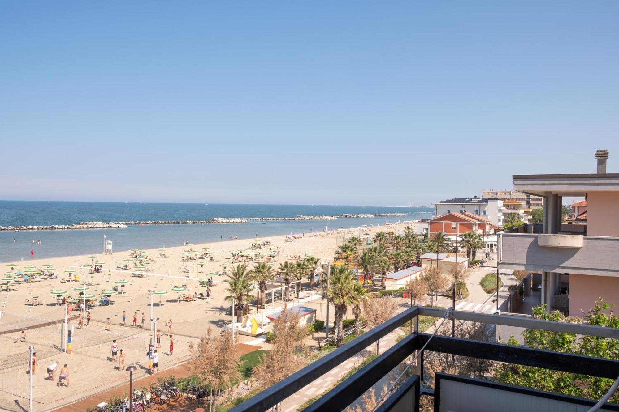 Hotel Re Leone Rimini Bagian luar foto