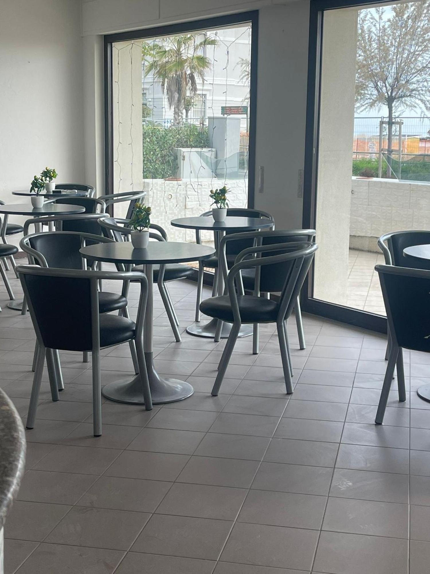 Hotel Re Leone Rimini Bagian luar foto